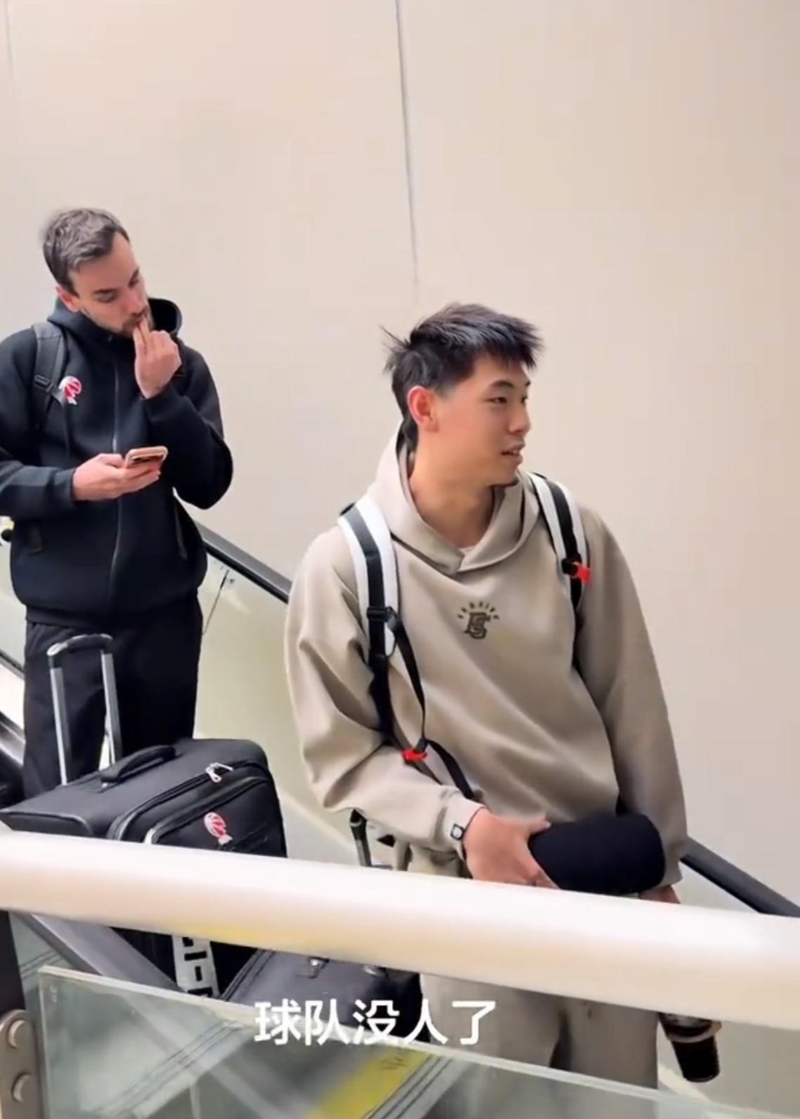 炸金花小游戏网页版-广东今日早报！崔永熙吐槽球队没人，黄明依合同到期，萨林杰复出